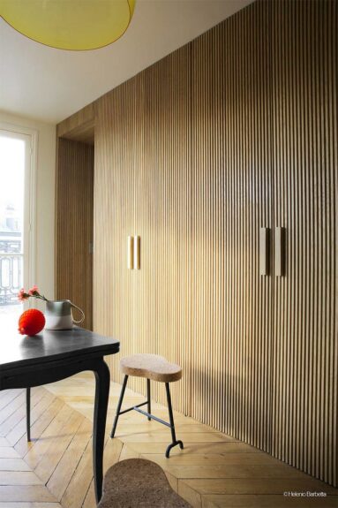 Appartement parisien rénové par Hauvette et Madani, inspiré des ambiances de Palm Springs