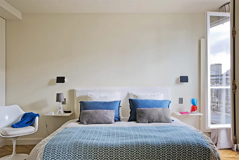 Appartement parisien rénové par Hauvette et Madani, inspiré des ambiances de Palm Springs