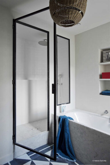 Appartement parisien rénové par Hauvette et Madani, inspiré des ambiances de Palm Springs