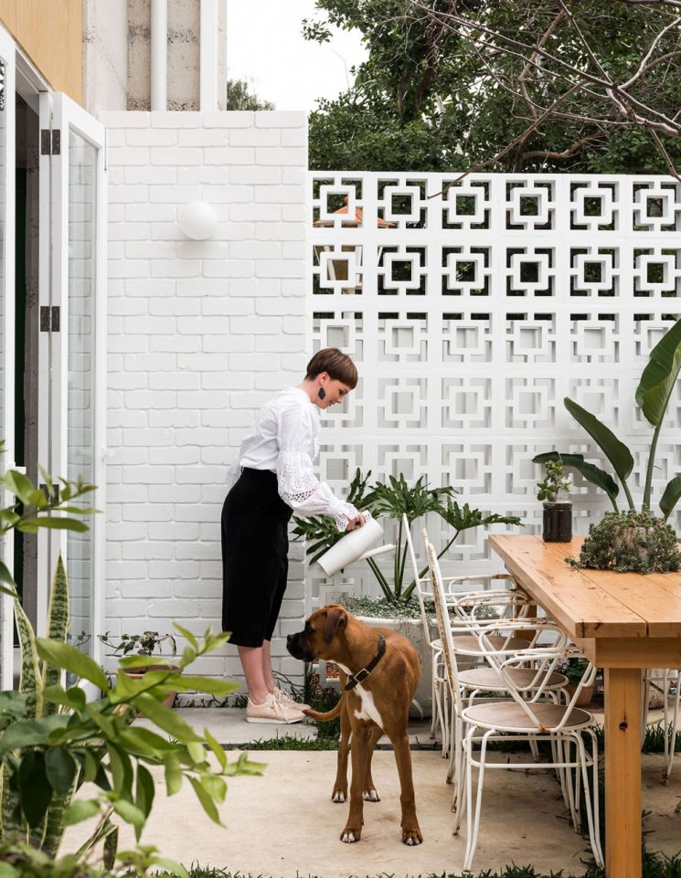 Intérieurs hygge peuplés de plantes - L'éco-maison de Tanya McKenna et Peter Chadwick en Australie Intérieurs hygge peuplés de plantes - L'éco-maison de Tanya McKenna et Peter Chadwick en Australie