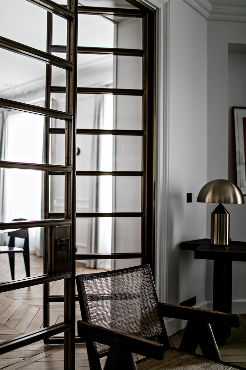 Un appartement haussmannien rénové par Jean-Charles Tomas au léger accent fifties