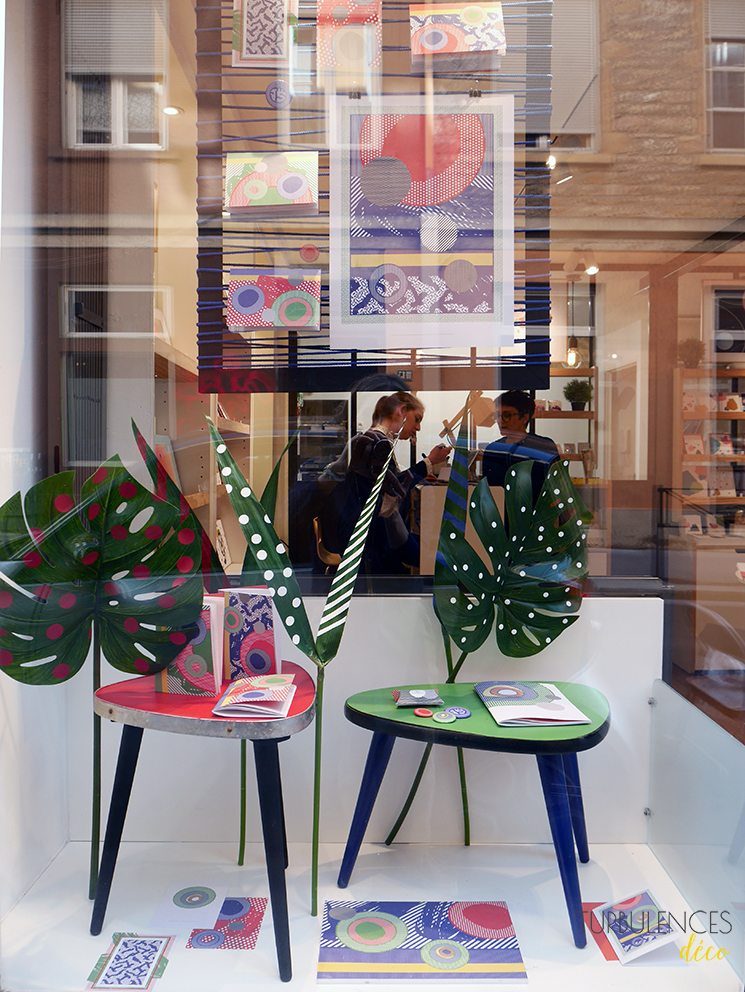 Papier Merveille de la papeterie qui affiche la couleur Papier Merveille de la papeterie qui affiche la couleur