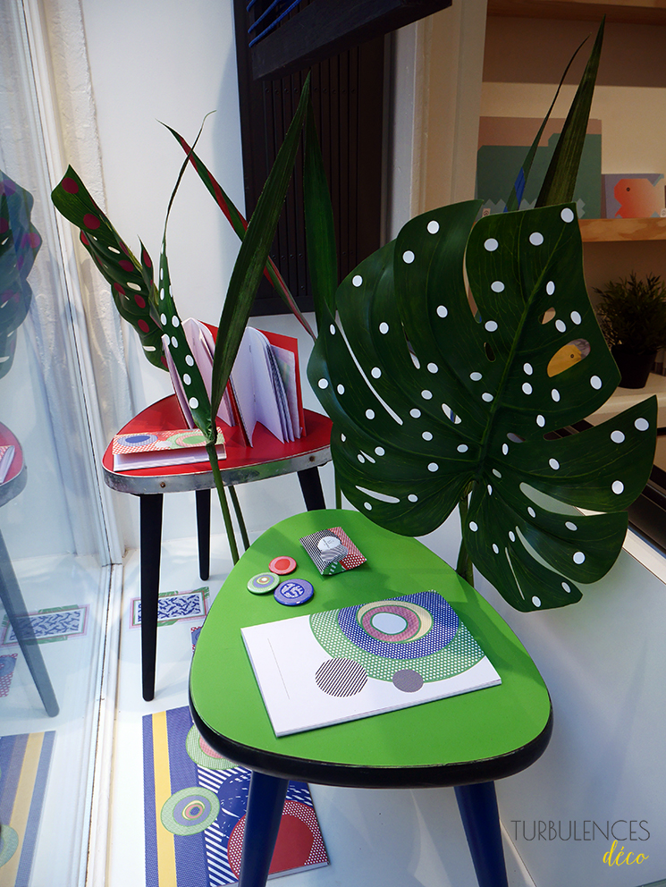 Papier Merveille de la papeterie qui affiche la couleur Papier Merveille de la papeterie qui affiche la couleur