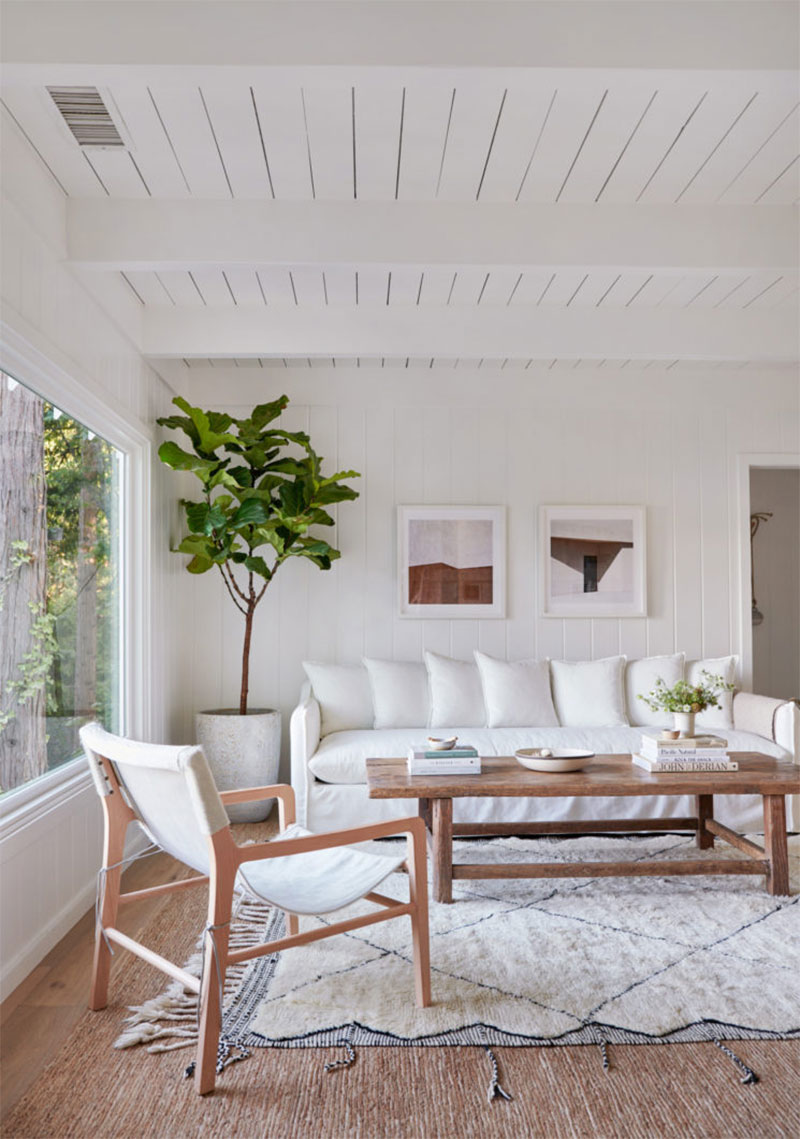 Un canapé en lin froissé blanc pour cette maison californienne à l'ambiance "slow decoration"