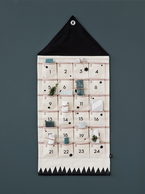 Calendrier de l'avent design en tissu Ferm Living