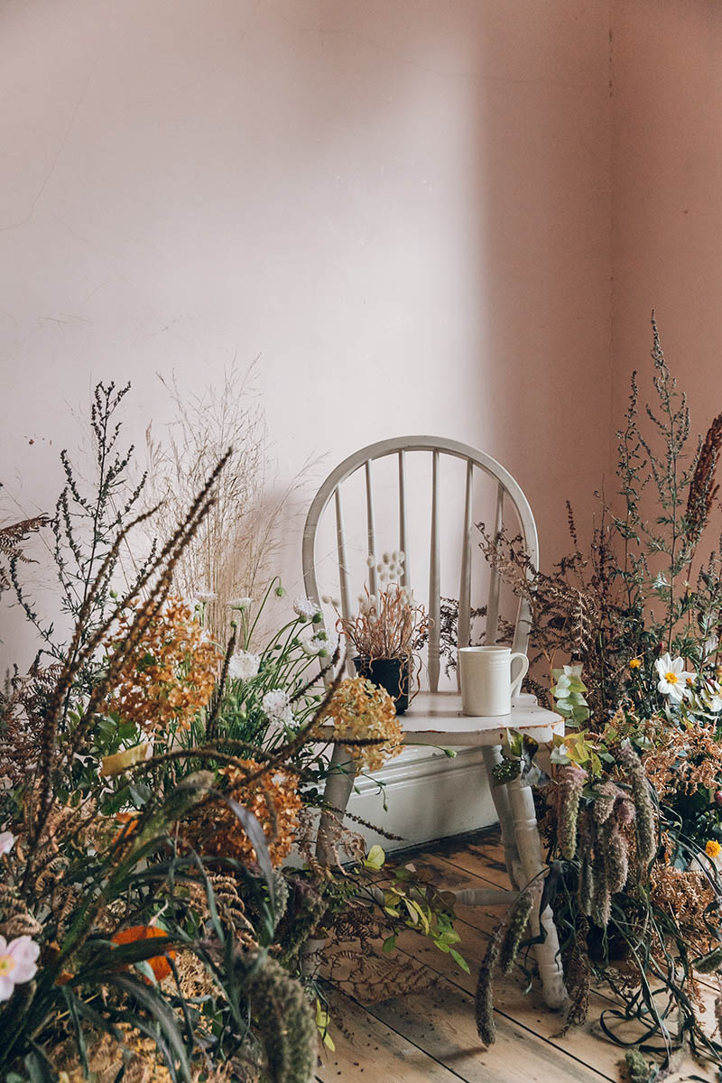 Bouquet d'hiver : fleurs séchées et branches nues || Swallows and Damsons