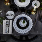 Une table de fête wabi sabi, entre ombre et lumière
