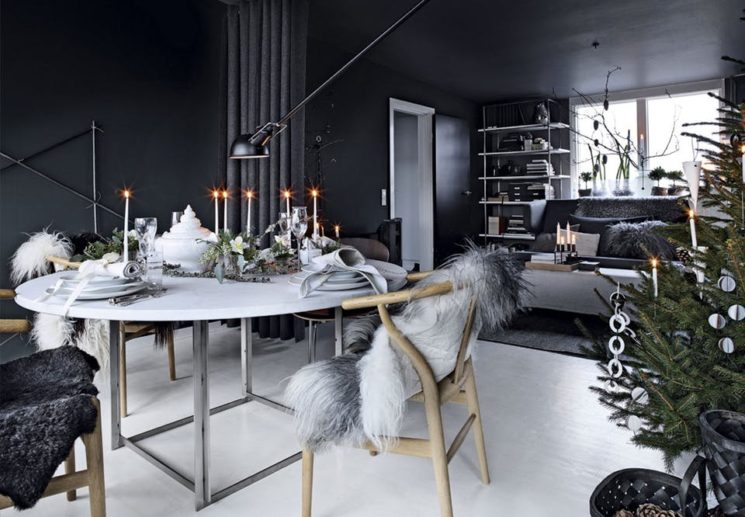 Un décor de noël en noir et blanc de style scandinave nordique