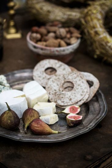 Une table de fête kinfolk, nature et rustique