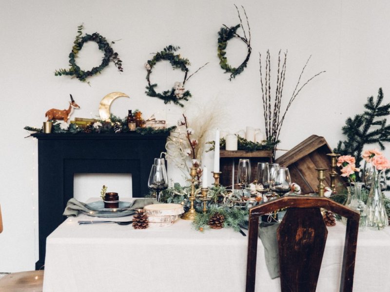 Une table de fête kinfolk, nature et rustique