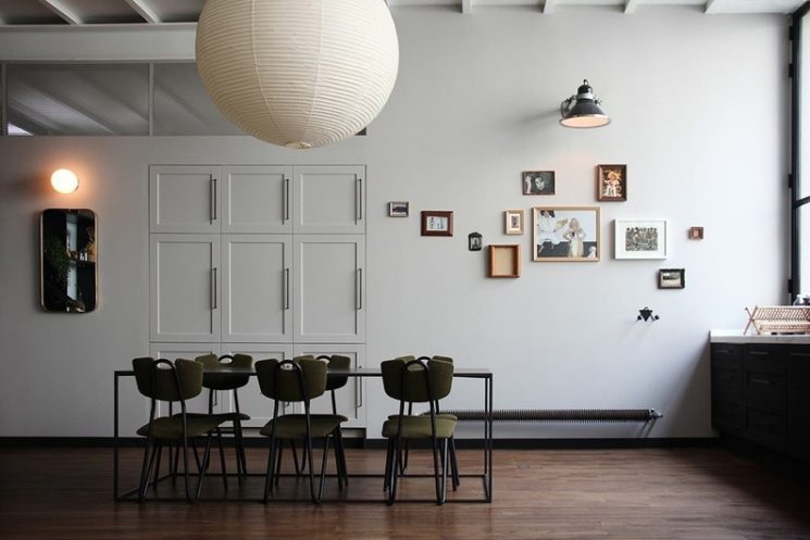 Loft minimaliste sous lumière du Nord par l'atelier Barda