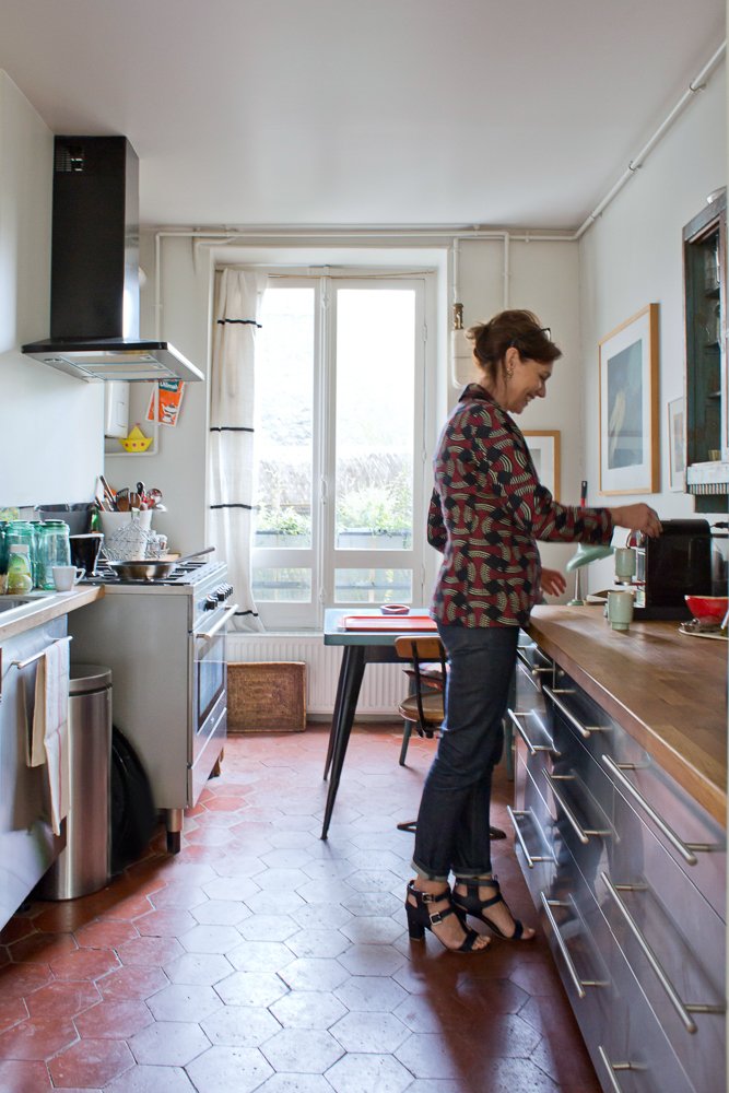 L'atout Tomettes en décoration d'intérieur || Petite cuisine parisienne en tomette