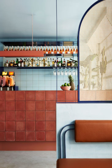 Terracotta mania, le rouge brique est partout || Restaurant Fonda à Bondi Beach - Concept : Studio Estata