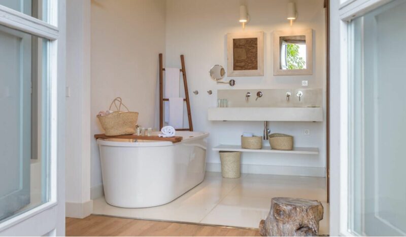 Hôtel San Jaumell à Majorque Une salle de bain de style bord de mer || Hôtel San Jaumell à Majorque