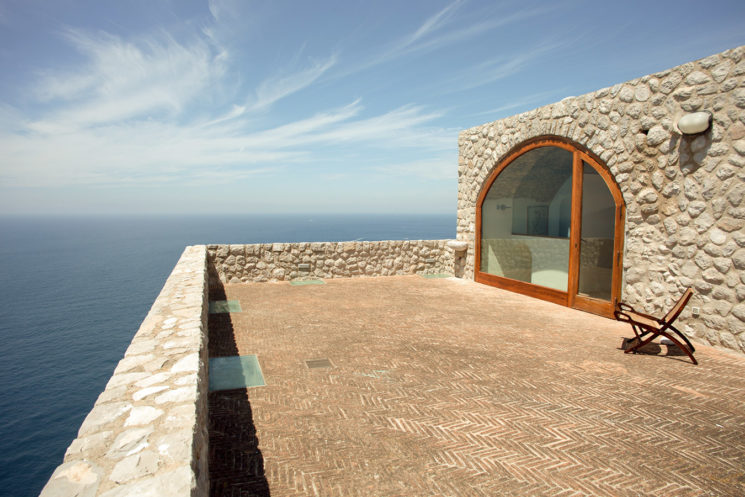 LA DOLCE VITA EN MODE VINTAGE // Torre Punta Campanella - Villa à louer face à Capri - Italie 
