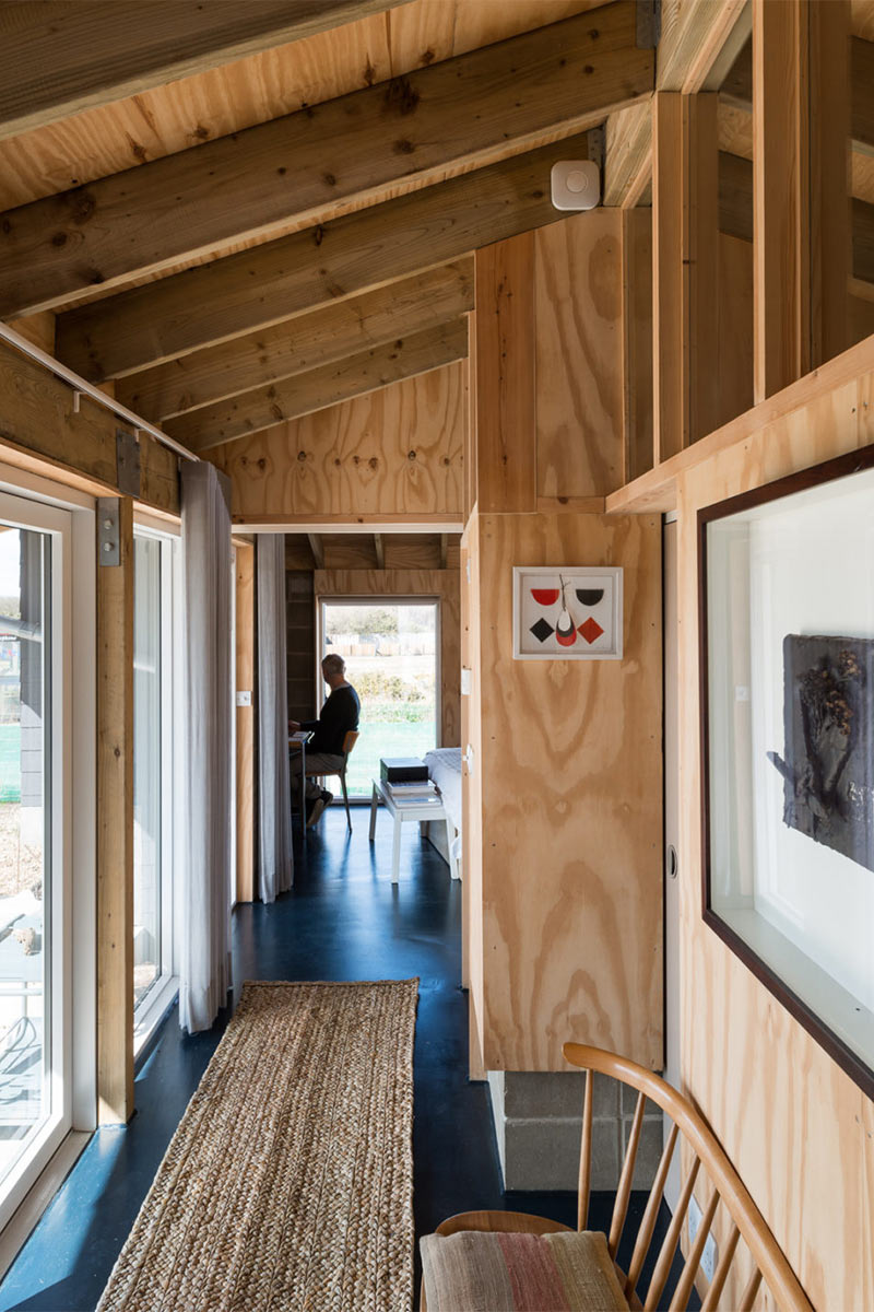 Maison de mer dans le Suffolk avec des parements en pin