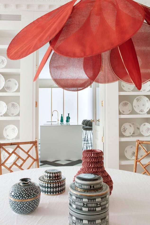 La suspension Pale de Georges Store || Design intérieur : Estudio Maria Santos La suspension Pale de Georges Store || Design intérieur : Estudio Maria Santos