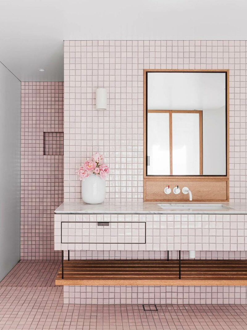 Salle de bain rose terracotta || Beach House by SJB Salle de bain rose terracotta || Beach House by SJB