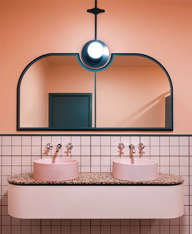 Salle de bain rose terracotta || Studio Bergman and Co