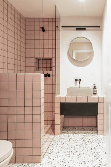 Salle de bain rose terracotta || The Triangle, Yellow Cloud Studio