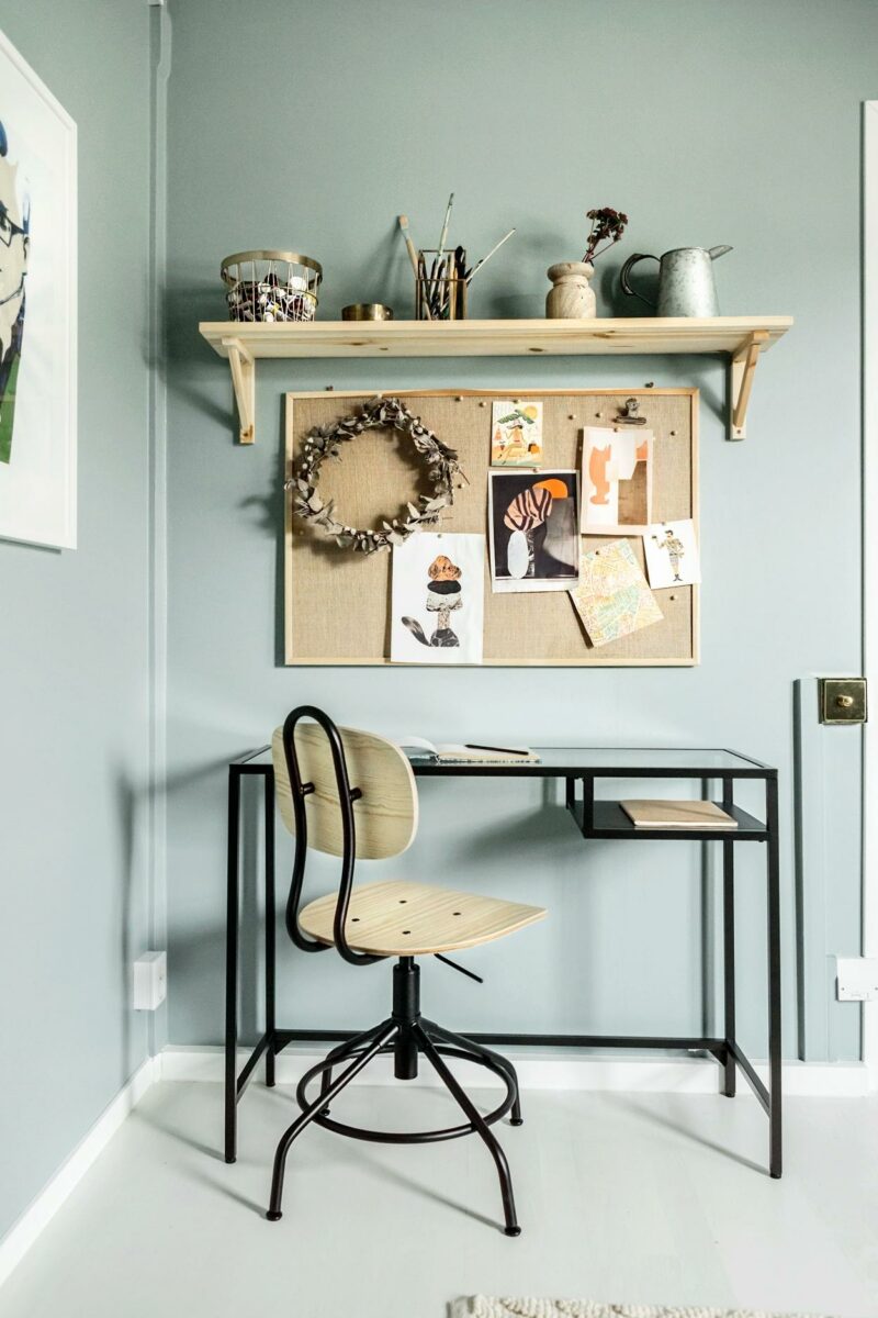 Pourquoi pas se créer un bureau hygge, nature, chaleureux, tout doux ?