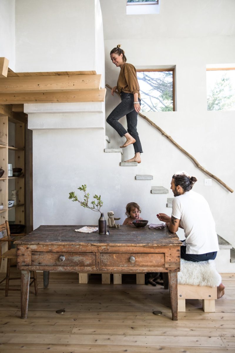 Un intérieur rustique d'inspiration wabi sabi || La maison d'Anthony Esteves dans le Maine