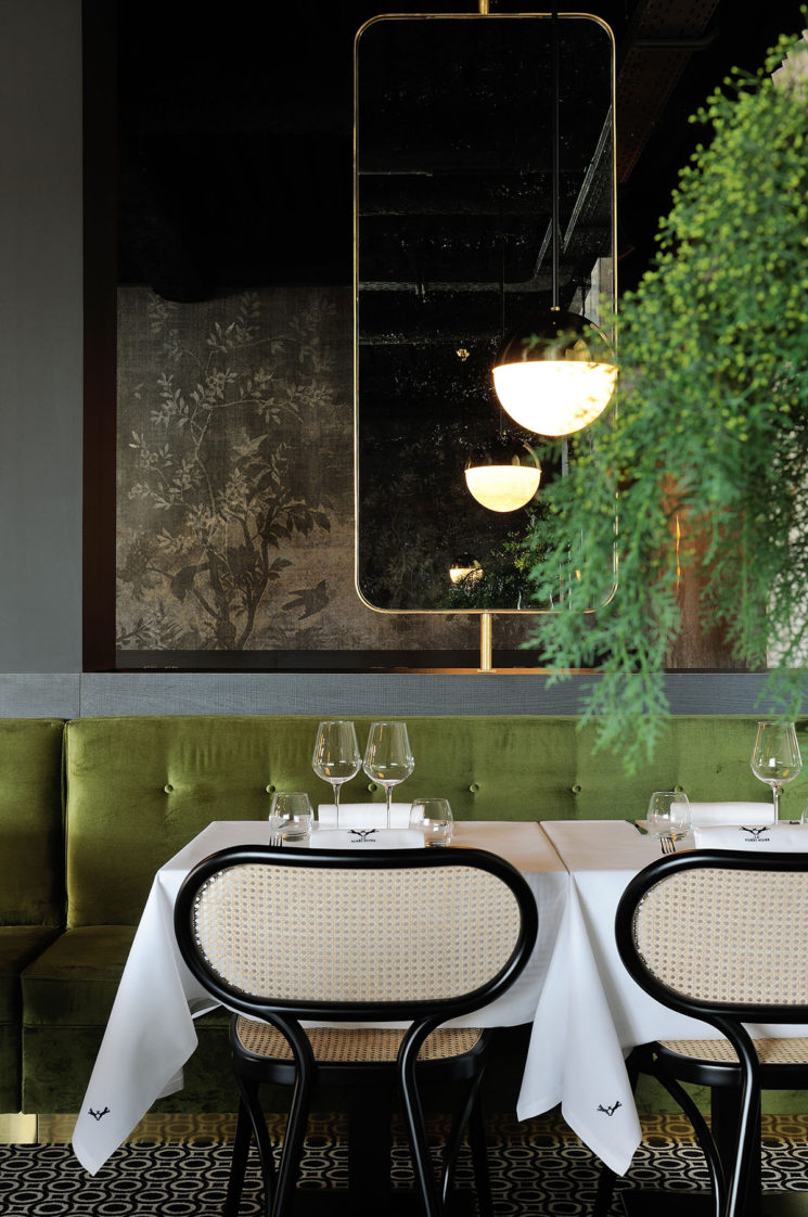 Le revival du style Art Déco // Restaurant La Forêt noire à Brignais - Design Claude Cartier
