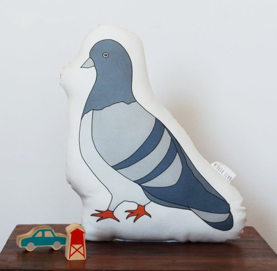 Coussin pigeon - Boutique Kate Durkin sur Etsy