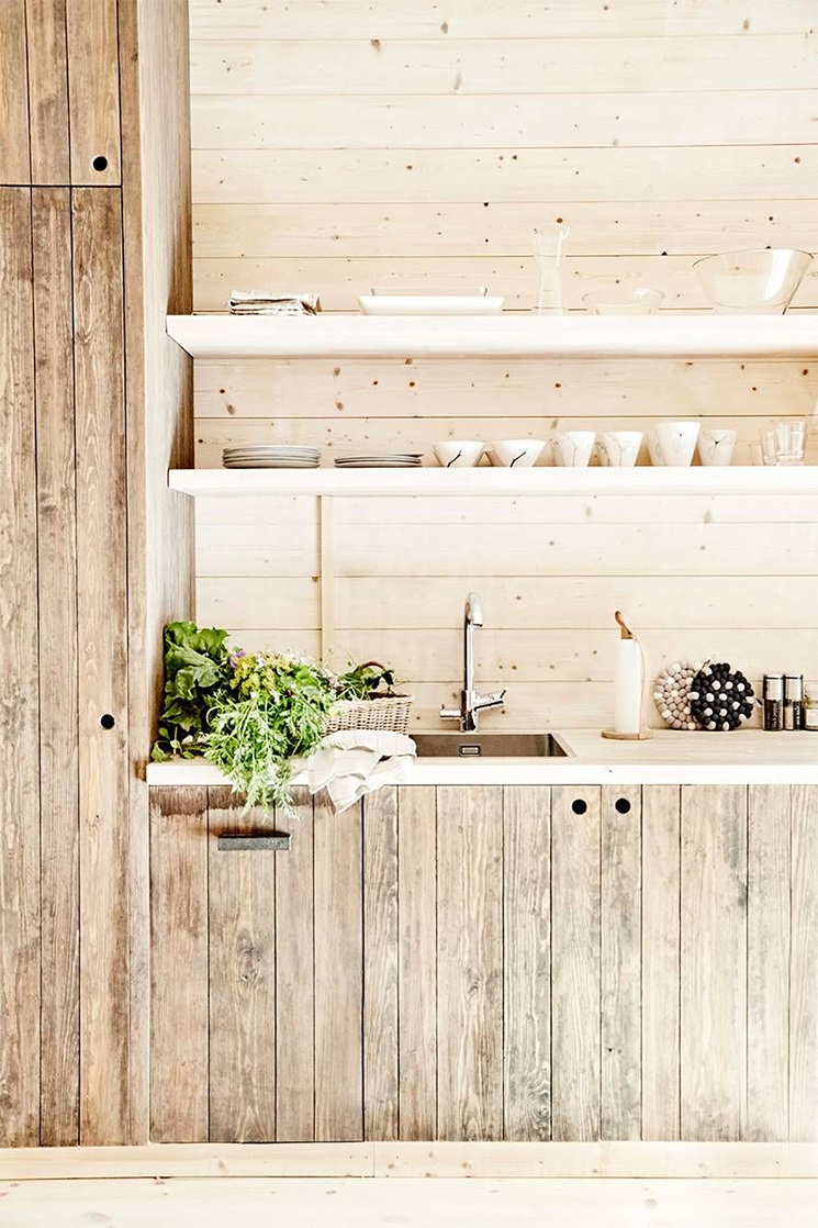 The Lindeborg's Eco Retreat and Eco Barn en Suède avec du lambris en pin naturel