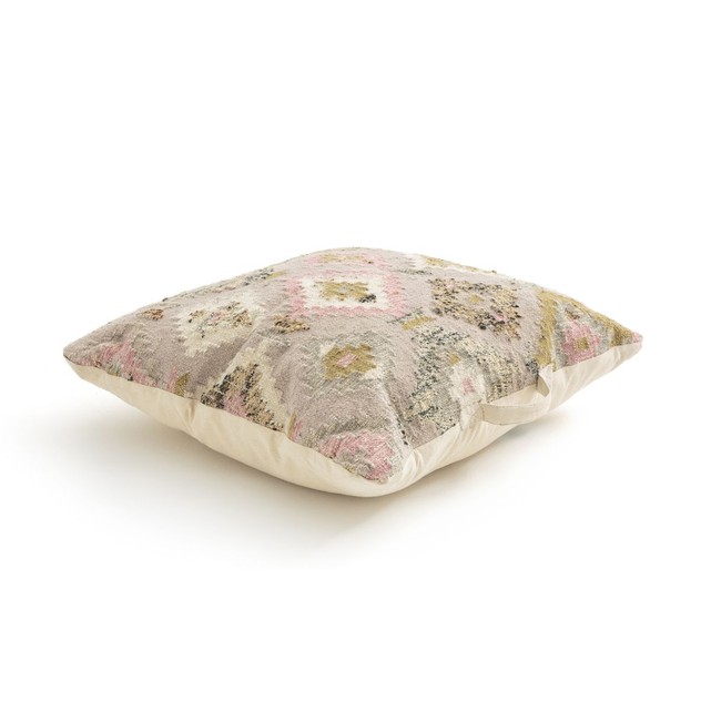 Nouveau catalogue Ampm SS2019 // Coussin de sol en fils recyclés, Shavi