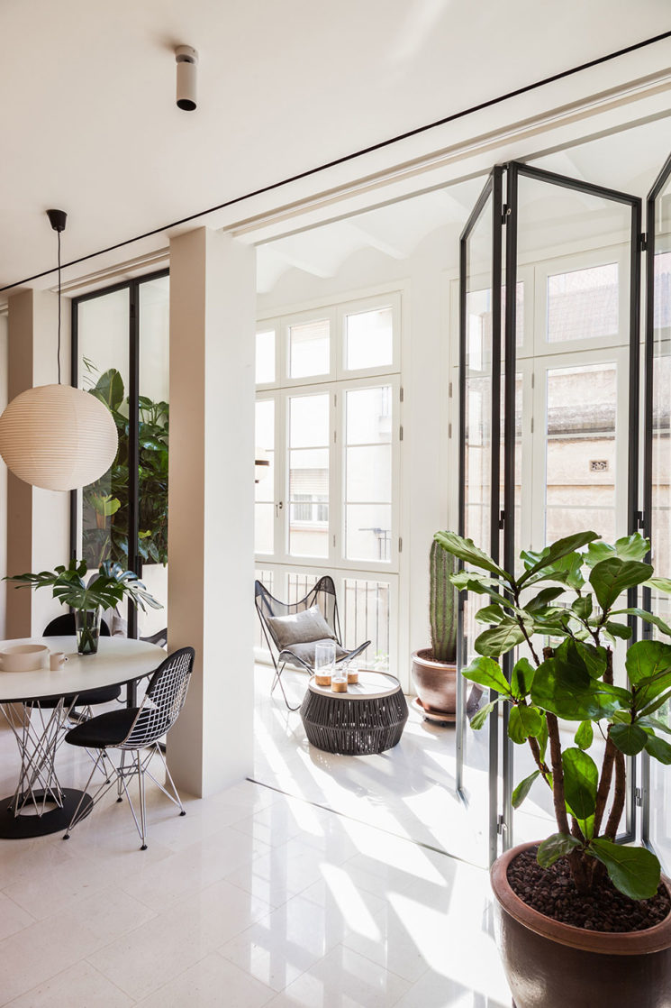 La couleur verte en déco // Appartement à Barcelone par le studio Ylab