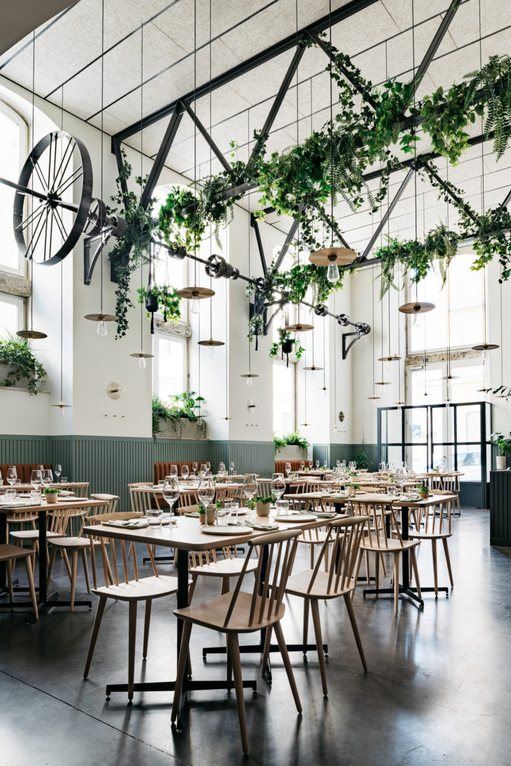 La couleur verte en déco // Restaurant le Prado à Lisbonne par Ark studio