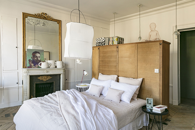 Une chambre parentale dans un appartement haussmannien Une chambre parentale dans un appartement haussmannien