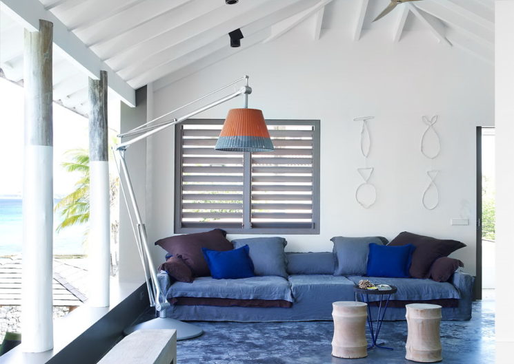 Adopter le bleu ciel pour un esprit mer / Piet Boon - Projet : Caribbean beach villa