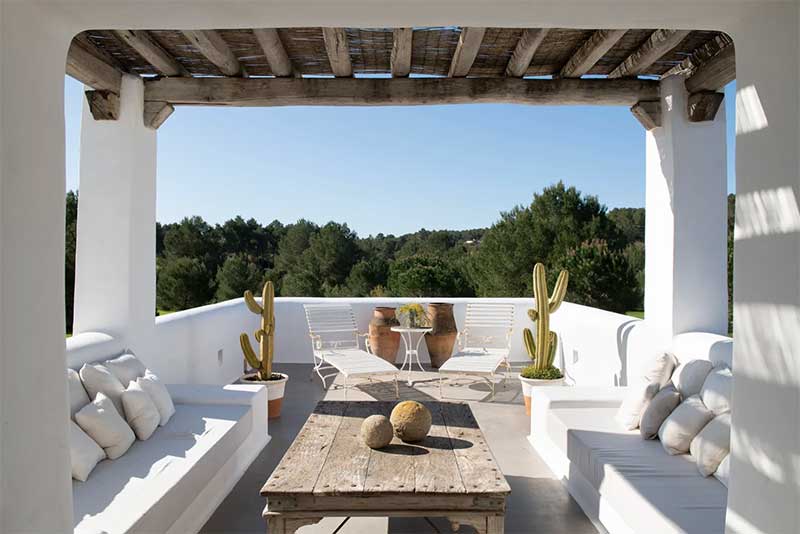 Une terrasse méditerranéenne à Ibiza