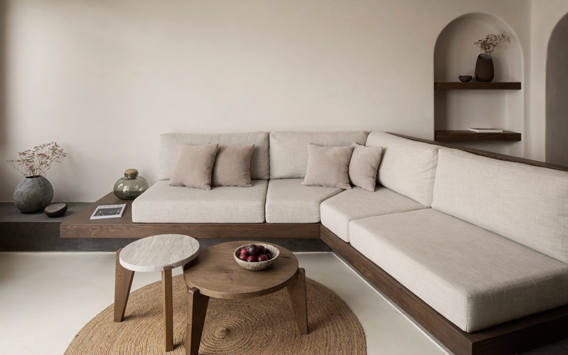 Un salon deisgn de style méditerranéen minimaliste