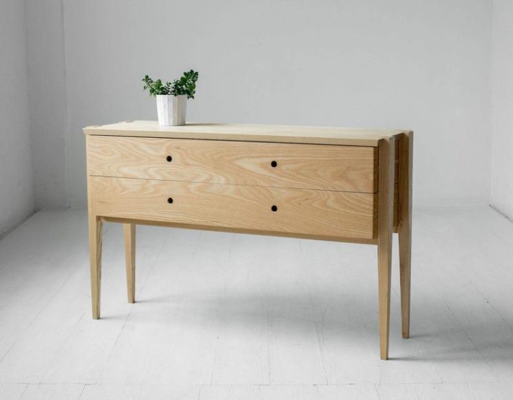 Commode en frêne, Oslo par le  Le Studiomoe, basé en Oregon