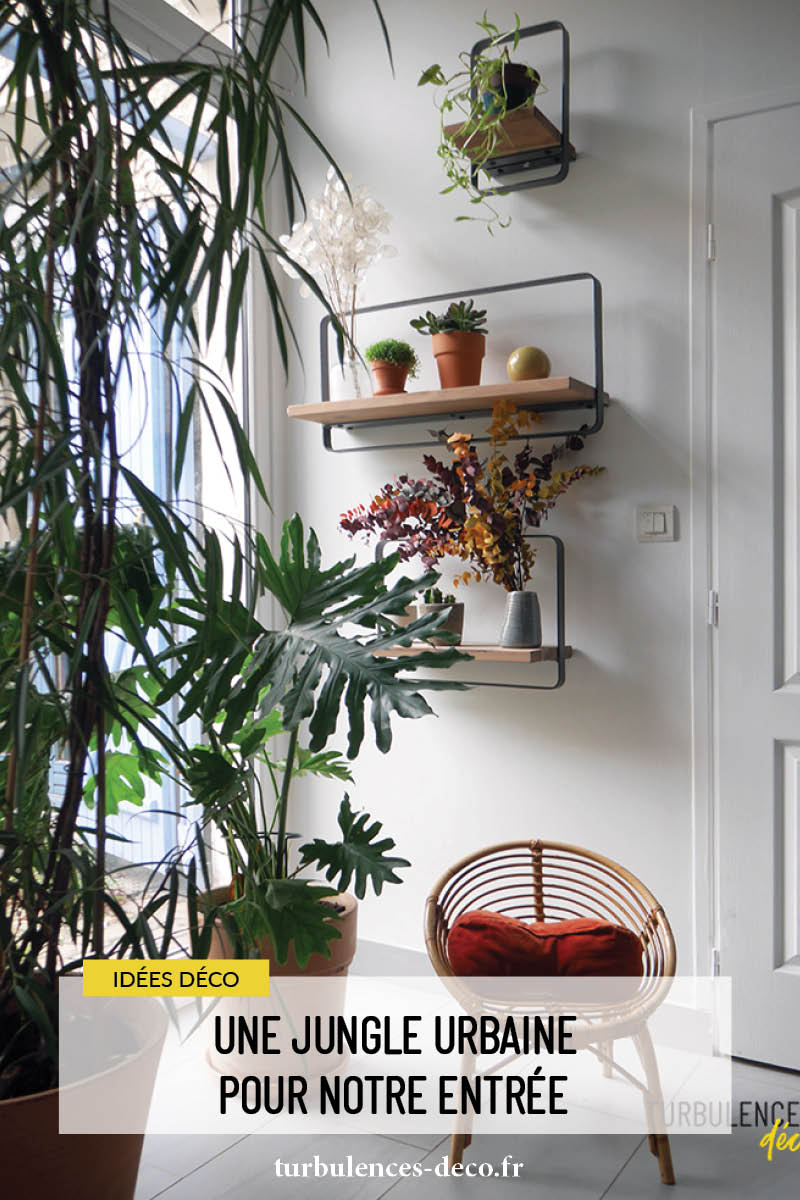 Une jungle urbaine pour notre entrée à retrouver sur Turbulences Déco Une jungle urbaine pour notre entrée à retrouver sur Turbulences Déco