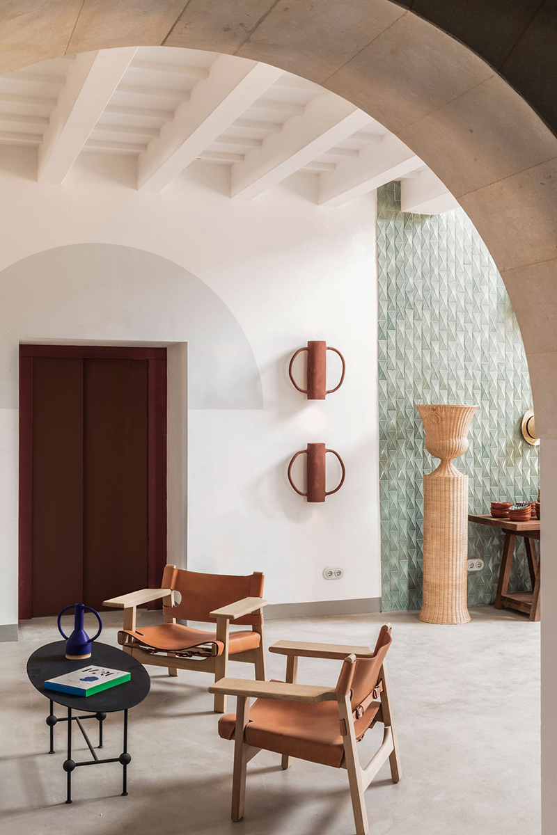 L'hôtel Menorca experimental par Dorothée Meilizchon Le style méditerranéen à tendance French Riviera // L'hôtel Menorca experimental par Dorothée Meilizchon