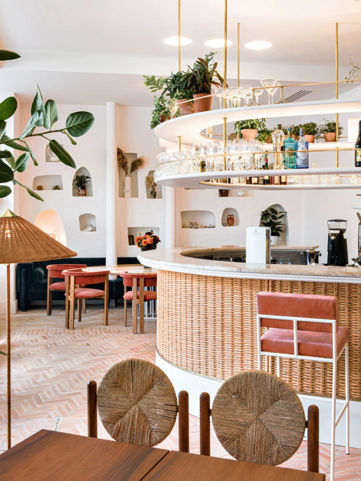 Le style méditerranéen à tendance French Riviera // Le restaurant La Riviera par le studio Friedmann & Versace - Paris 10