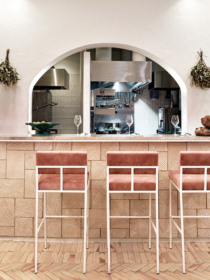 Le restaurant La Riviera par le studio Friedmann & Versace - Paris 10 Le style méditerranéen à tendance French Riviera // Le restaurant La Riviera par le studio Friedmann & Versace - Paris 10