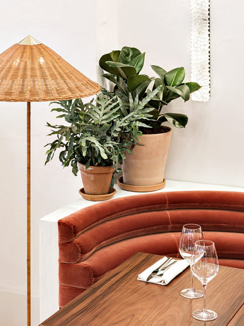 Le restaurant La Riviera par le studio Friedmann & Versace - Paris 10 Le style méditerranéen à tendance French Riviera // Le restaurant La Riviera par le studio Friedmann & Versace - Paris 10