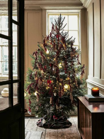 Ambiance traditionnelle, revisitée avec des éléments naturels - Catalogue de Noël 2019, Zara Home 