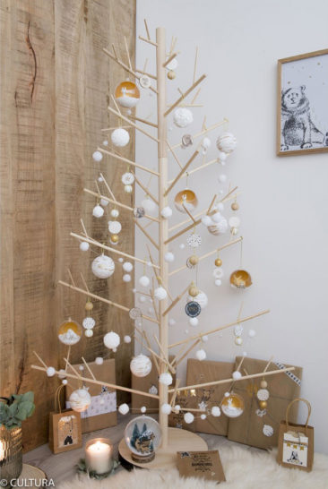 Sapin de Noël en bois, articulé, à retrouver sur Cultura