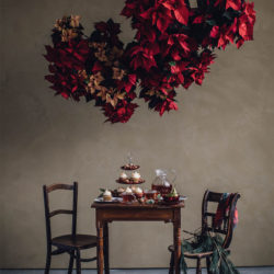 floral-ceiling-installation_catalogue-de-Noel-zara-home-2018_10