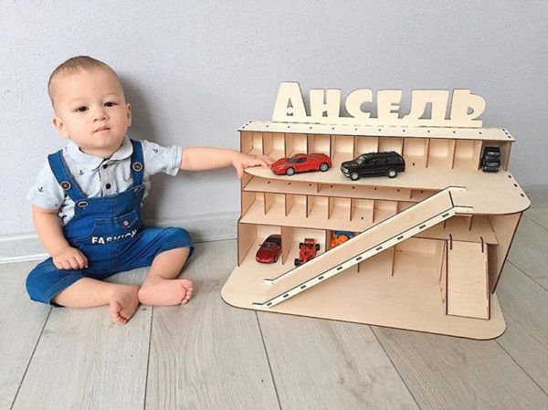 Garage en bois, petites voitures, Montessori - Boutique Toy Box Addicted sur Etsy