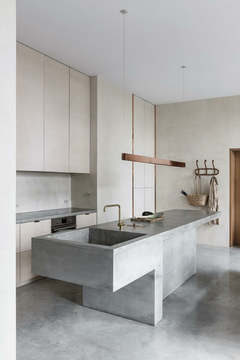 Un décor neutre monochrome, chaleureux // Un appartement berlinoisdans un style méditerranéen / scandinave