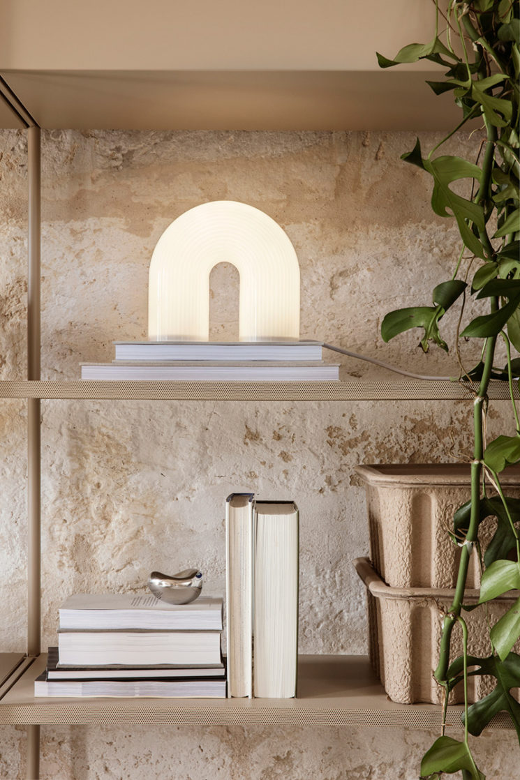 Catalogue Ferm Living SS2020, sobriété et tons terreux // LA LAMPE VUELTA