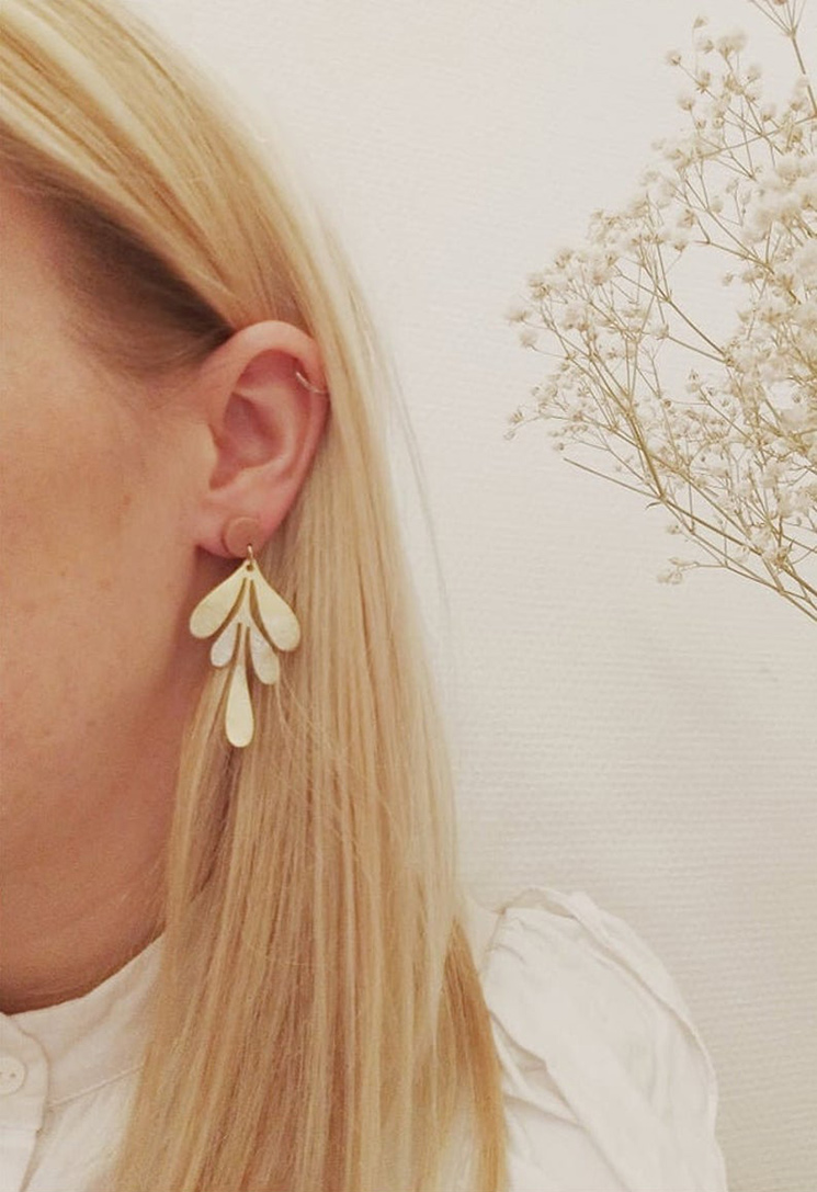 Boucles d’oreilles feuille, 28 € sur la boutique Etsy Tampala Bijoux