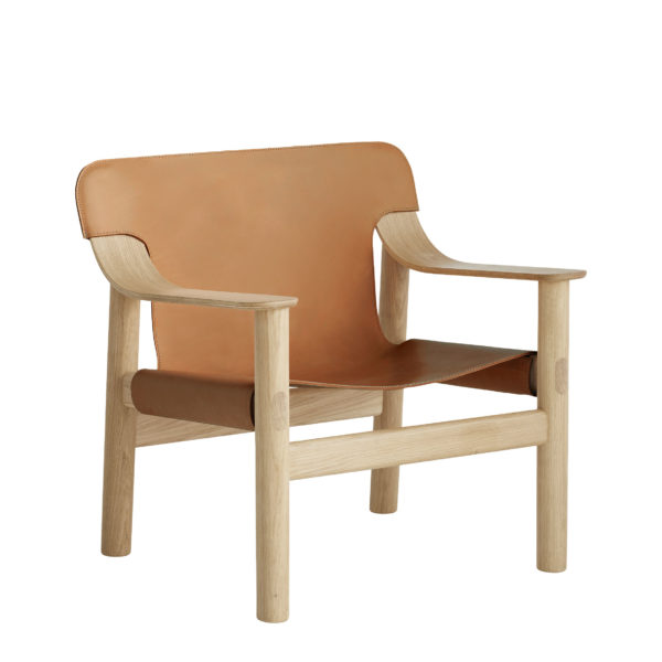 Fauteuil en chêne et cuir cognac, Bernard, design : Shane Schneck pour Hay